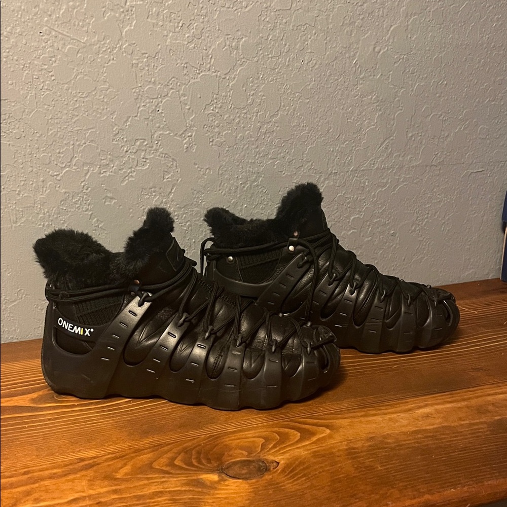 Women's Black Fur-Lined Shoes